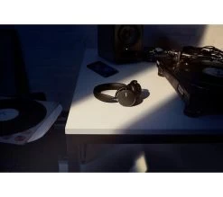 AKG Y500 Wireless Bluetooth Headphones - Black -Audio Bliss Boutique 10195526 004