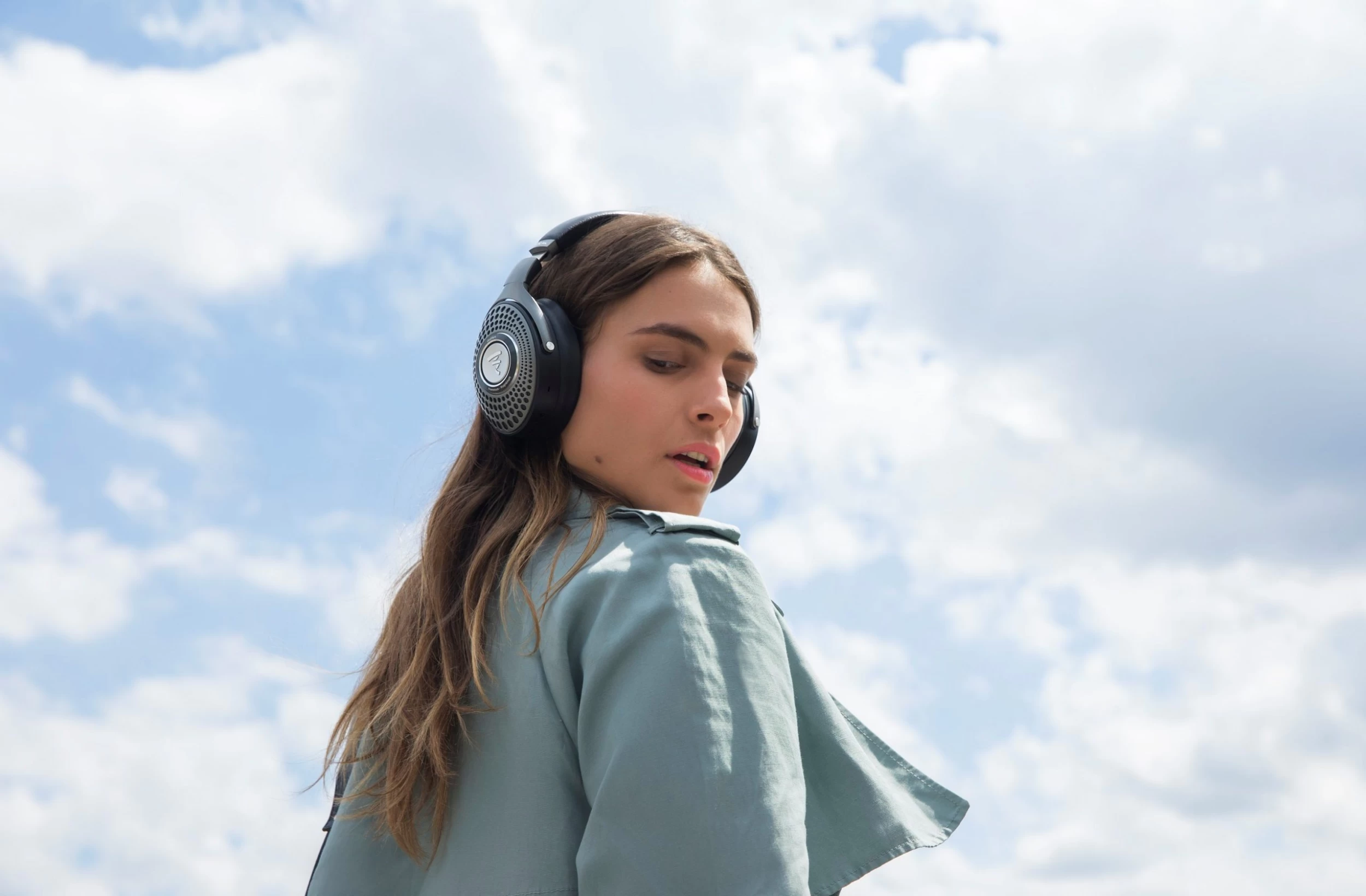 Focal BATHYS Closed-back Wireless Headphones With Active Noise Canceling 9 Focal BATHYS Closed-back Wireless Headphones With Active Noise Canceling - Image 7