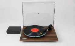 Rega Planar 3 Turntable - 50th Anniversary Edition 18 Rega Planar 3 Turntable - 50th Anniversary Edition -Audio Bliss Boutique PL3 50th gallery2 1
