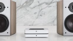 Bluesound POWERNODE Wireless Multi-Room Music Streaming Amplifier -Audio Bliss Boutique POWERNODE WithOberon3 WHT 1920x1080px V2