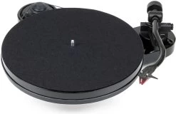 Pro-Ject RPM 1 Carbon Manual Turntable With 8.6'' Carbon Tonearm -Audio Bliss Boutique RPM 1 Carbon