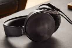 Sony MDRZ1R Signature Hi-Res Over-Ear Headphones (Black) -Audio Bliss Boutique Screen Shot 2019 05 14 at 7.06.39 AM