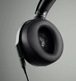 Sony MDRZ1R Signature Hi-Res Over-Ear Headphones (Black) -Audio Bliss Boutique Screen Shot 2019 05 14 at 7.07.25 AM