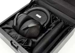 Sony MDRZ1R Signature Hi-Res Over-Ear Headphones (Black) -Audio Bliss Boutique Screen Shot 2019 05 14 at 7.15.36 AM
