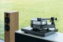 Pro-Ject RPM 10 Carbon High-end Turntable With 10“ Evo Tonearm -Audio Bliss Boutique rpm 10 carbon 2