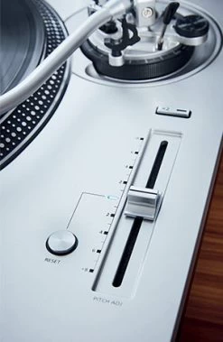Technics SL-1200GR Direct Drive Turntable System (Silver) -Audio Bliss Boutique sl1200gr inspire 02