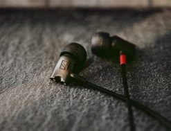 Sennheiser IE800S In-Ear Headphones -Audio Bliss Boutique x1 desktop Sennheiser Product T P 01 IE800S